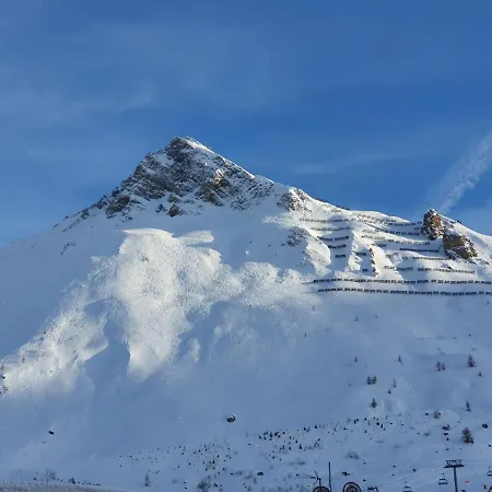 Edelweiss 2100 * Tignes